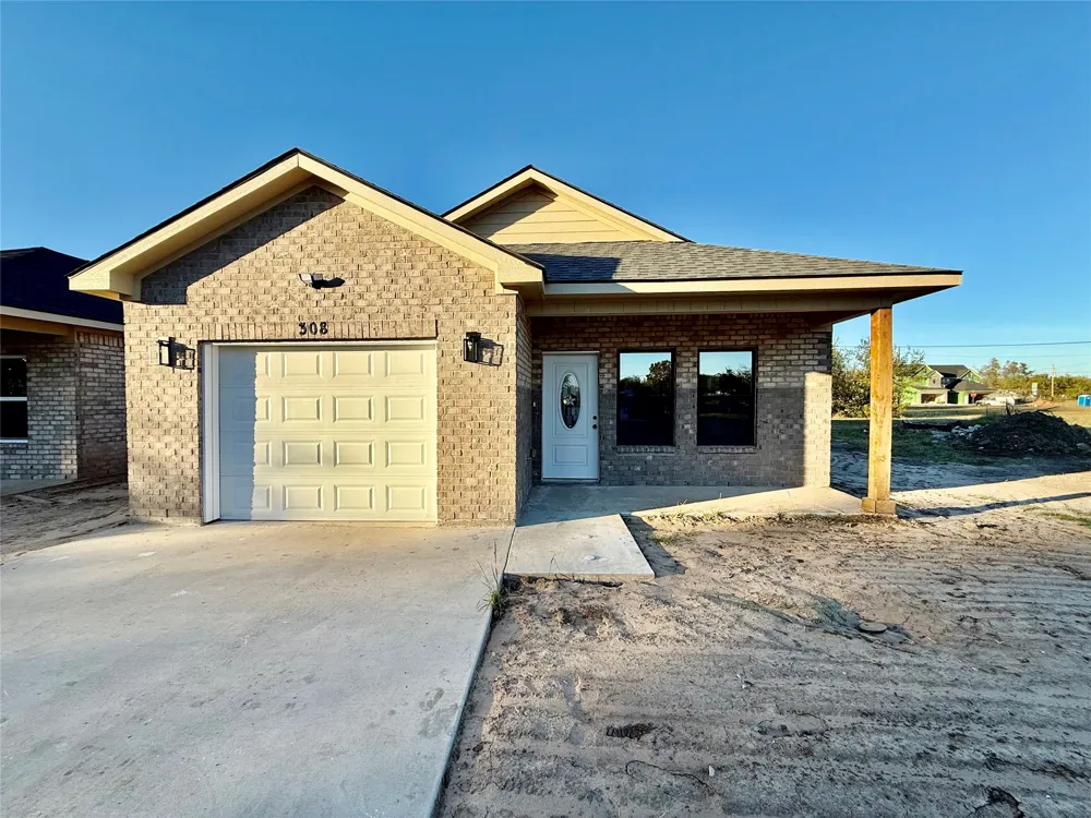 308 SW 14th Street Mineral Wells, TX 76067