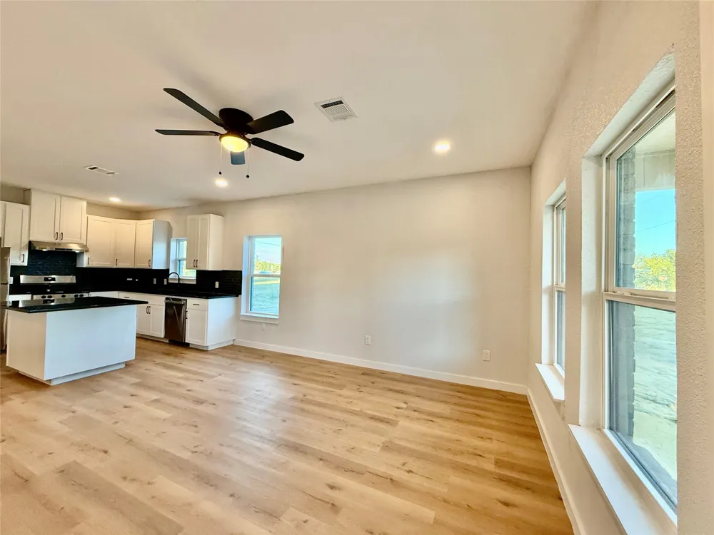 308 SW 14th Street Mineral Wells, TX 76067