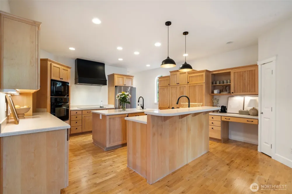 180 E Westlake Drive Allyn, WA 98524