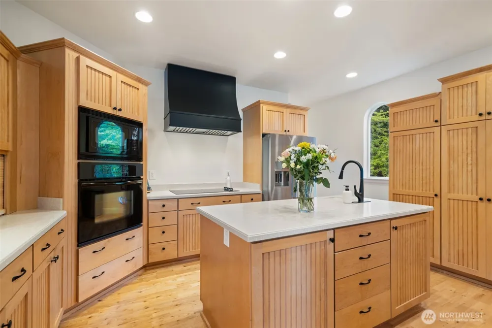 180 E Westlake Drive Allyn, WA 98524