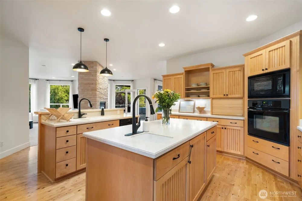 180 E Westlake Drive Allyn, WA 98524