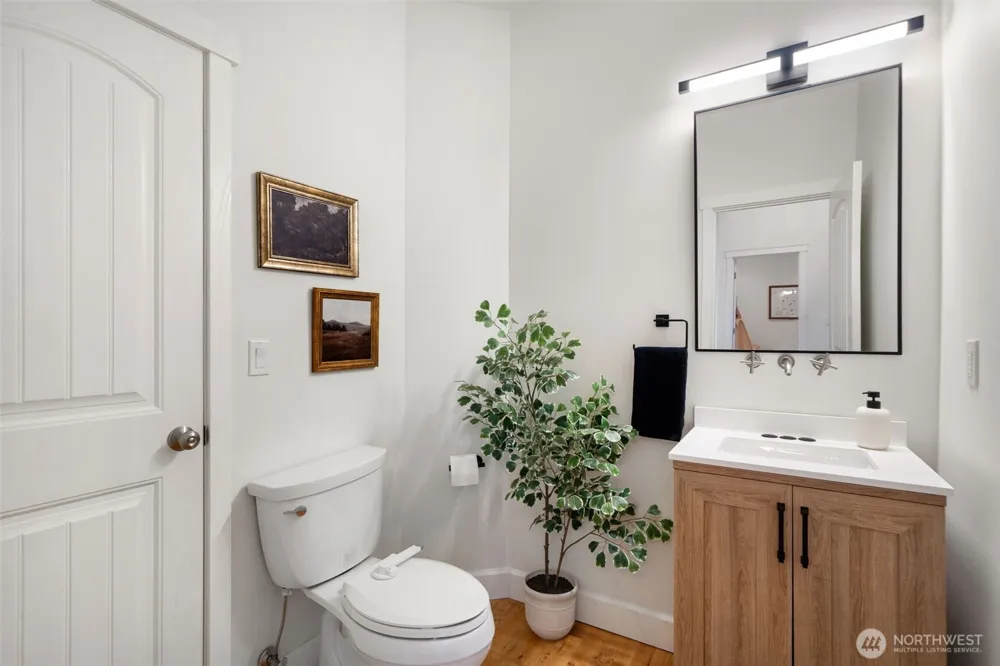 180 E Westlake Drive Allyn, WA 98524