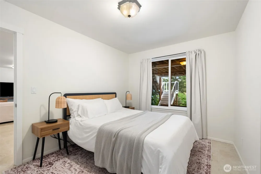 180 E Westlake Drive Allyn, WA 98524