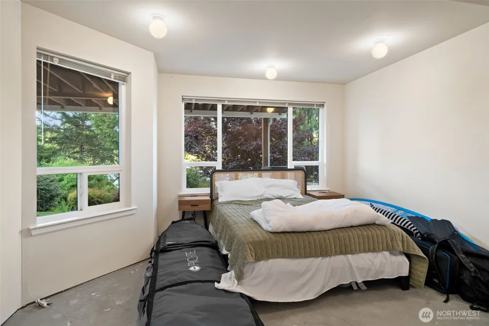180 E Westlake Drive Allyn, WA 98524