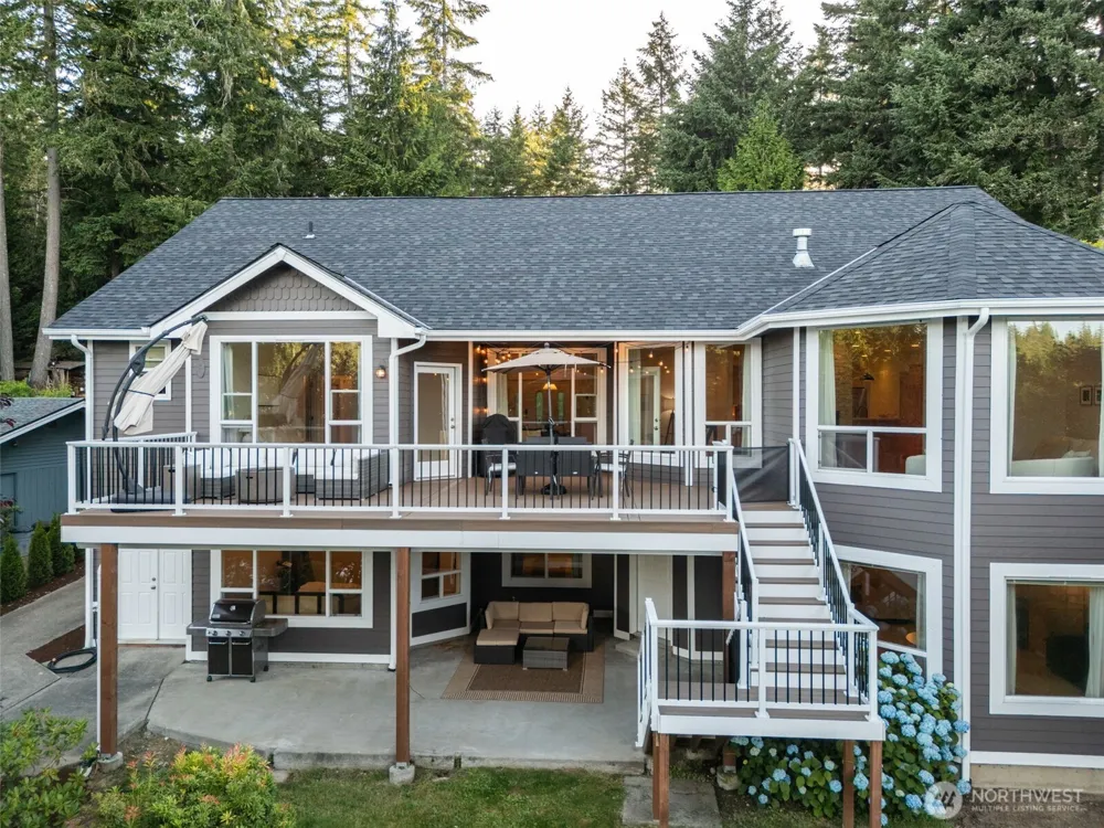 180 E Westlake Drive Allyn, WA 98524