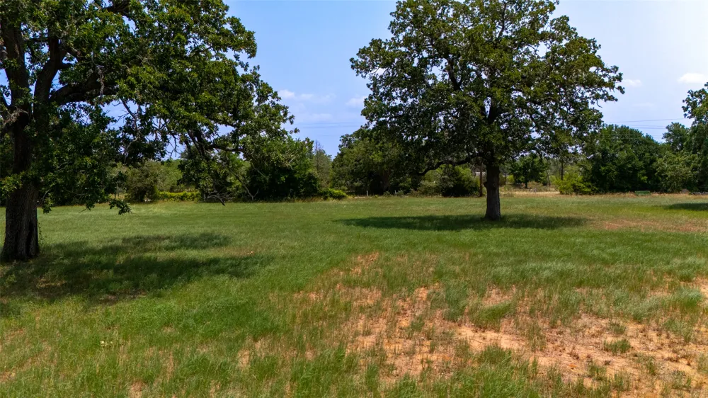 Cattlemens Row Road Lockhart, TX 78644