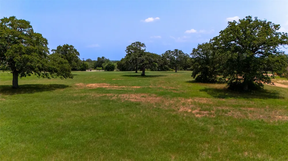 Cattlemens Row Road Lockhart, TX 78644