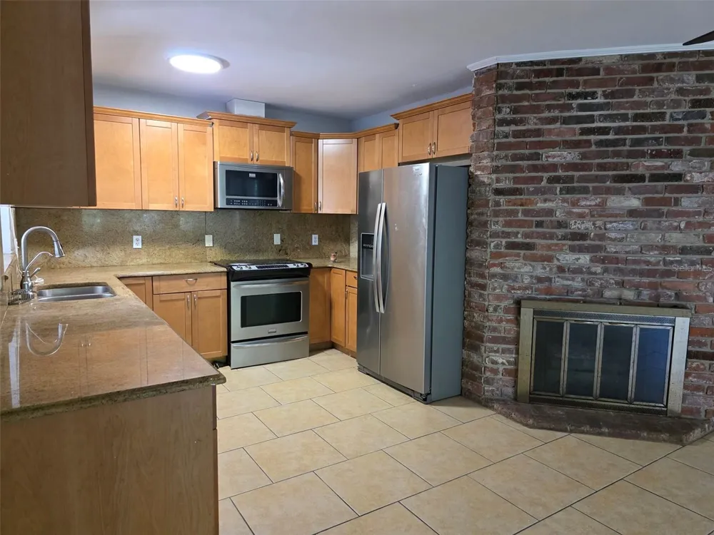1695 E HORATIO AVENUE Maitland, FL 32751
