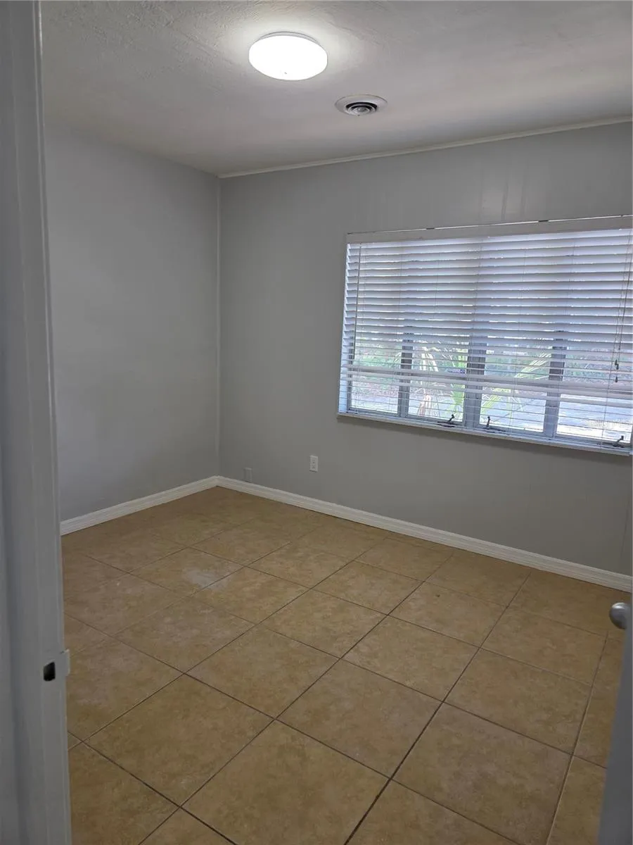 1695 E HORATIO AVENUE Maitland, FL 32751