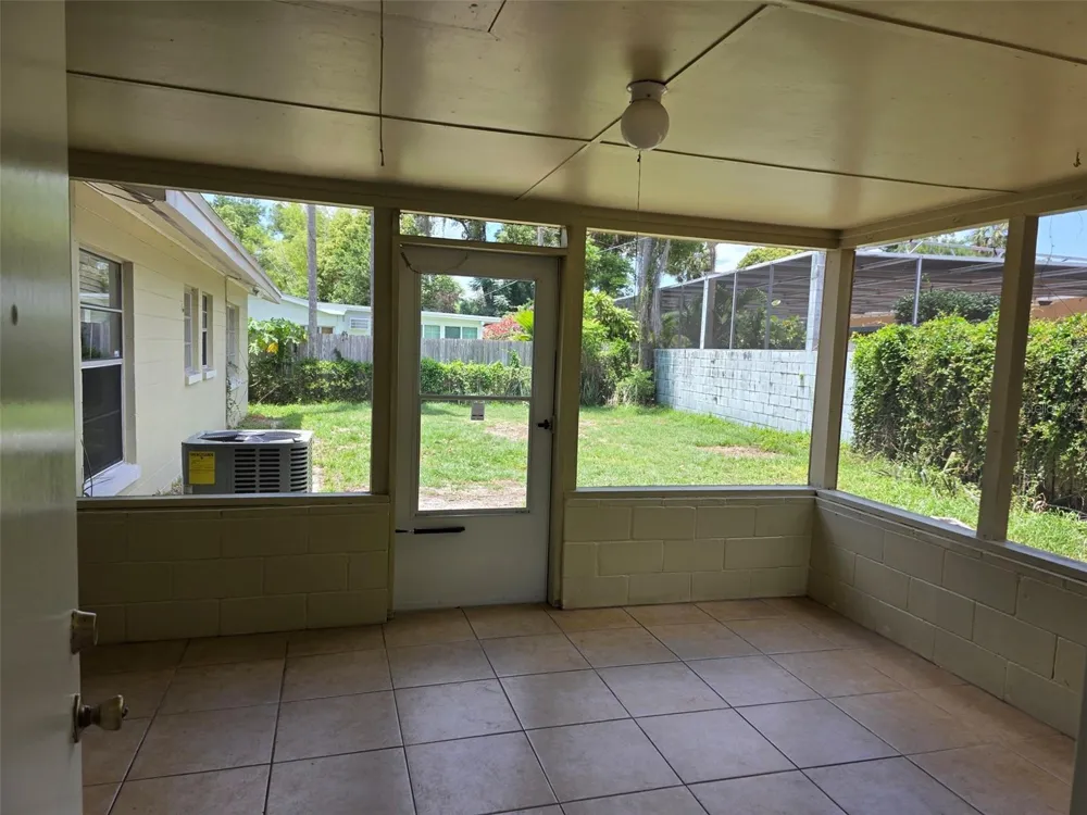 1695 E HORATIO AVENUE Maitland, FL 32751