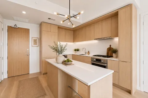 44 East Avenue #2108