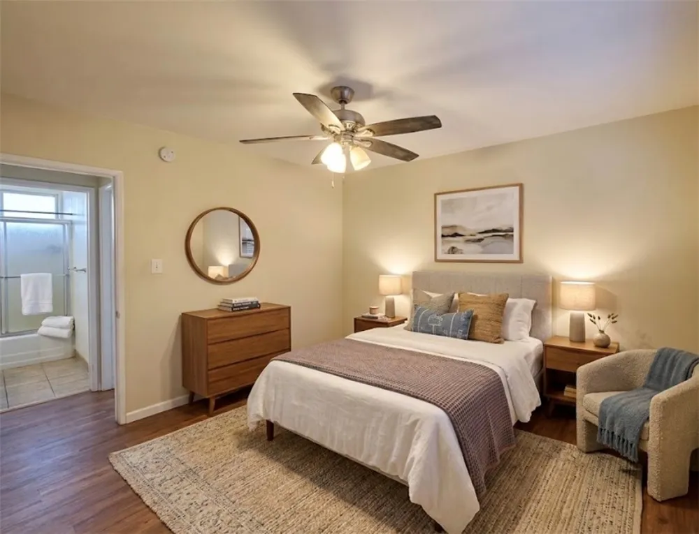 7601 N Hollywood Burbank, CA 91505