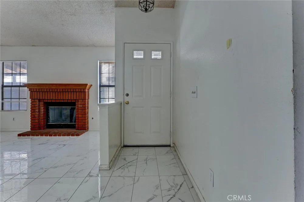 2812 Fairfield Avenue Palmdale, CA 93550