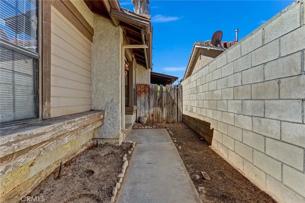 2812 Fairfield Avenue Palmdale, CA 93550
