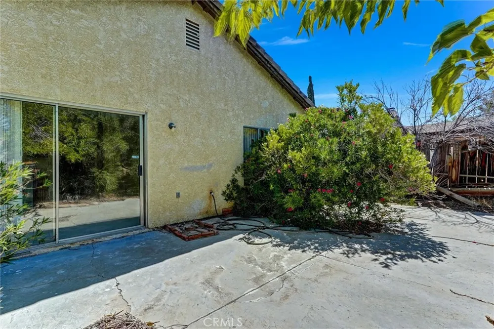 2812 Fairfield Avenue Palmdale, CA 93550
