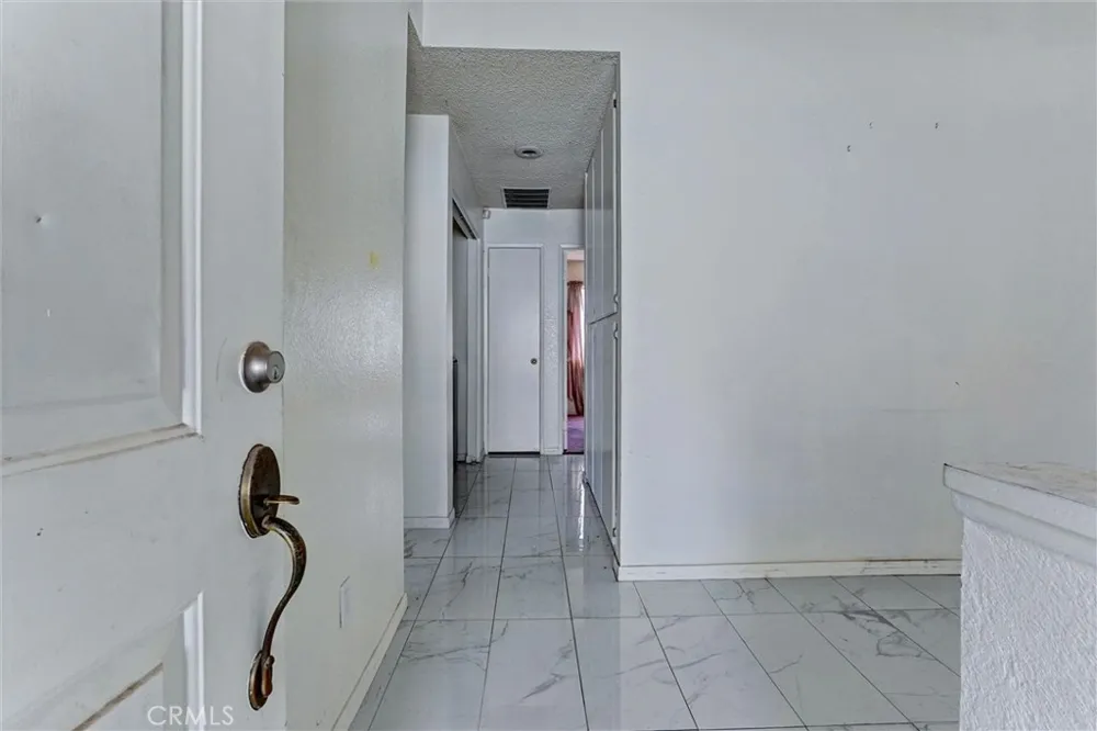 2812 Fairfield Avenue Palmdale, CA 93550
