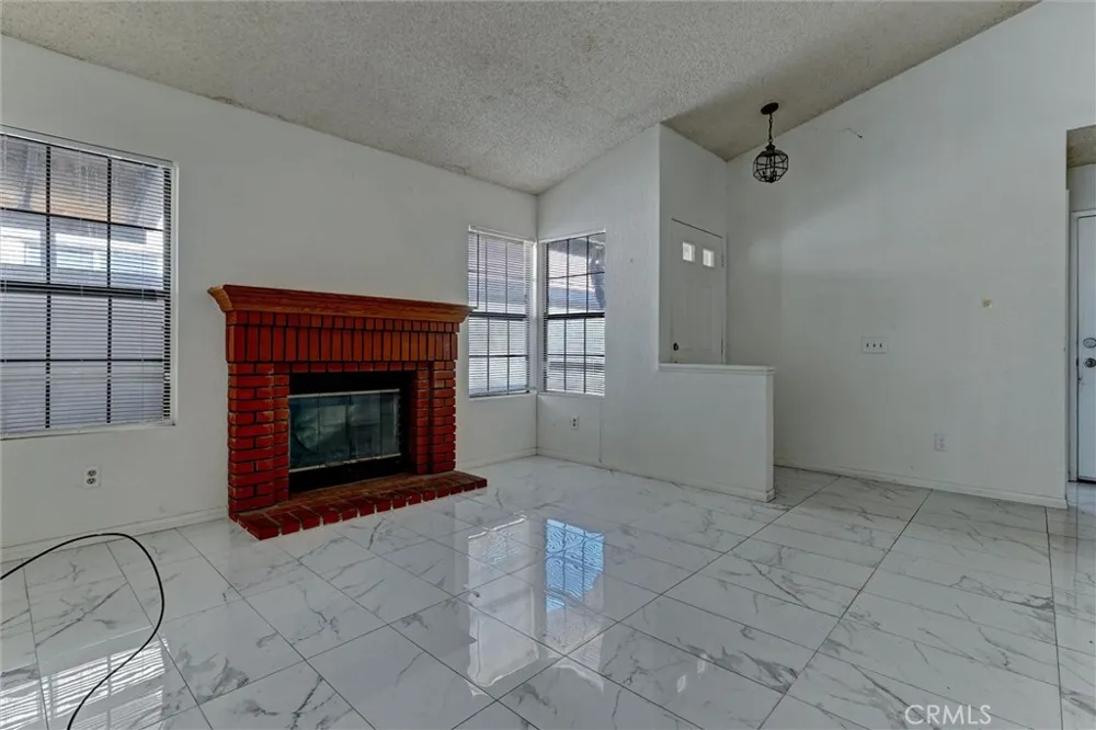 2812 Fairfield Avenue Palmdale, CA 93550