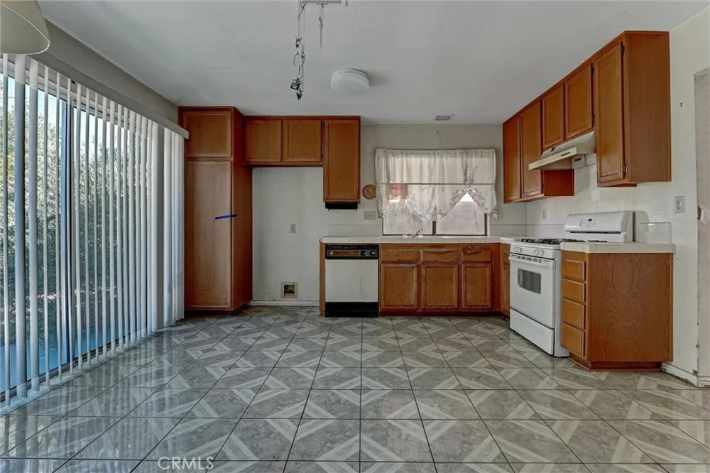 2812 Fairfield Avenue Palmdale, CA 93550