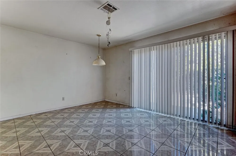 2812 Fairfield Avenue Palmdale, CA 93550