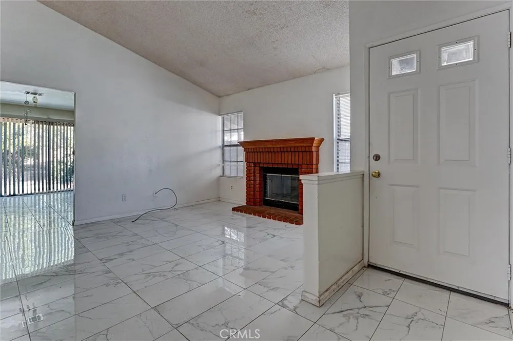 2812 Fairfield Avenue Palmdale, CA 93550
