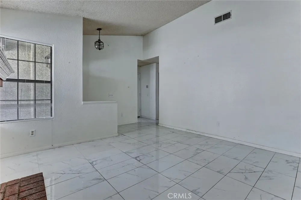2812 Fairfield Avenue Palmdale, CA 93550