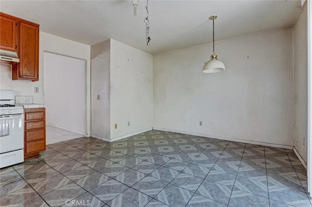 2812 Fairfield Avenue Palmdale, CA 93550