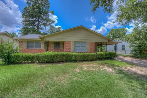 3413 Fernwood Lane
