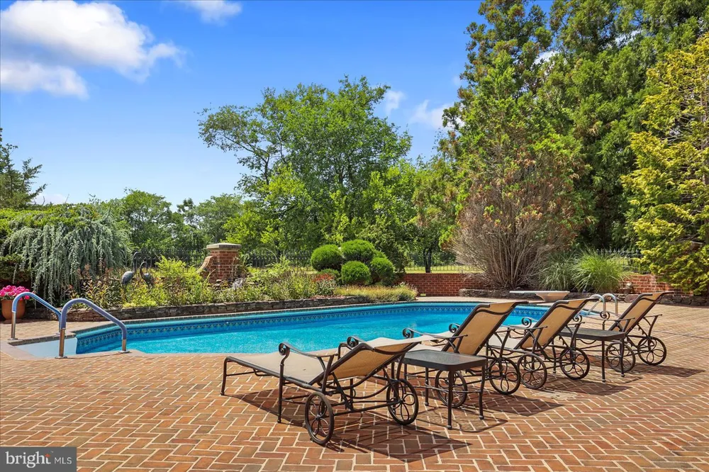 121 MADARA DRIVE Hanover, PA 17331