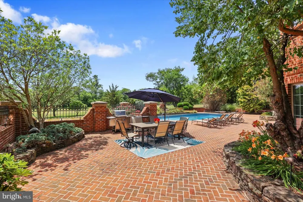 121 MADARA DRIVE Hanover, PA 17331