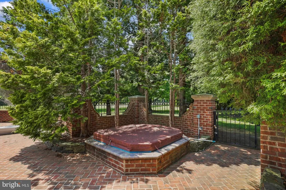 121 MADARA DRIVE Hanover, PA 17331