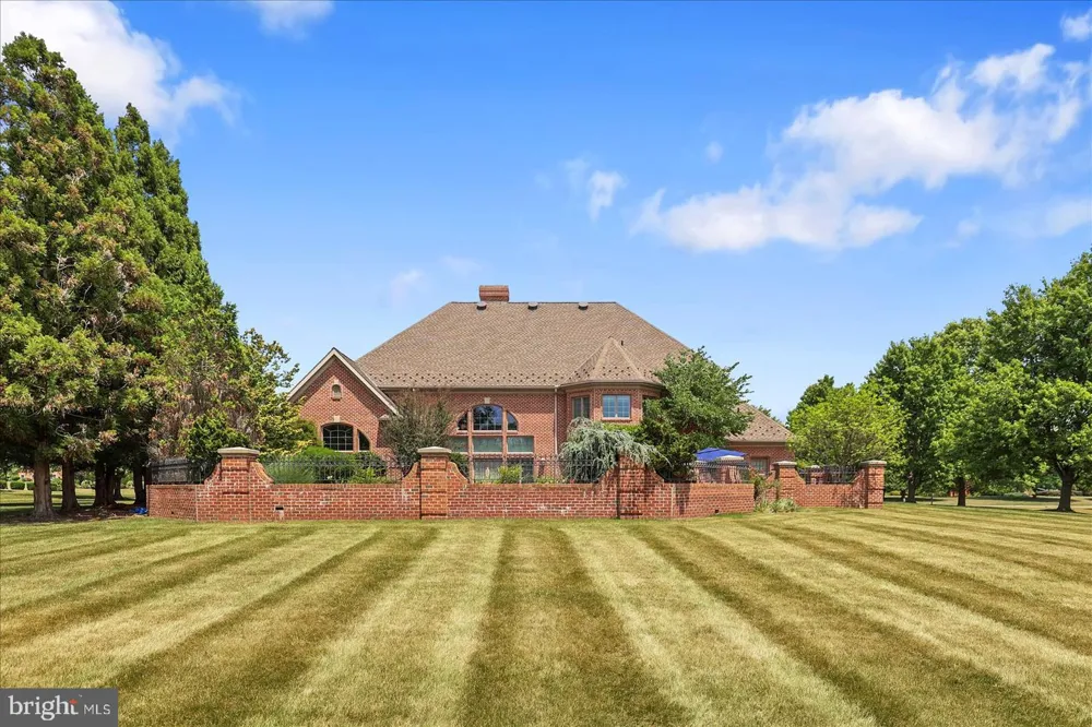 121 MADARA DRIVE Hanover, PA 17331