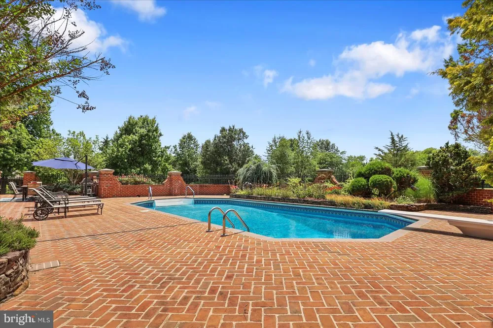 121 MADARA DRIVE Hanover, PA 17331