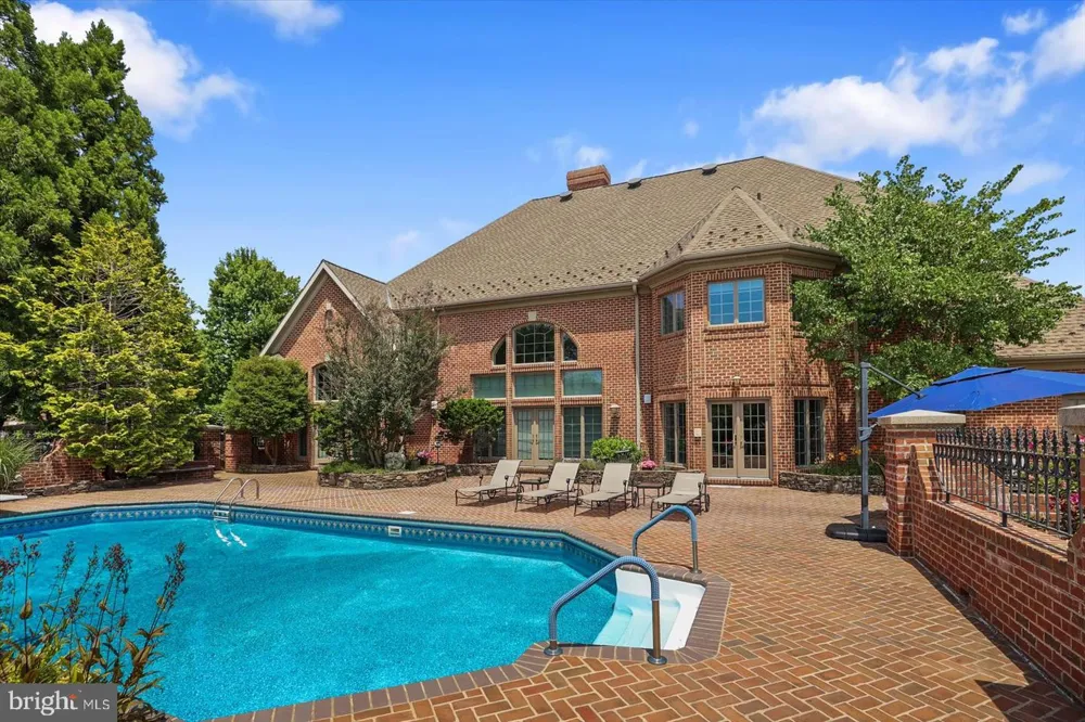 121 MADARA DRIVE Hanover, PA 17331