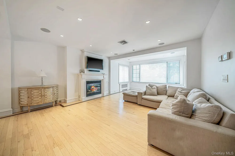 58 85th Street Brooklyn, NY 11209