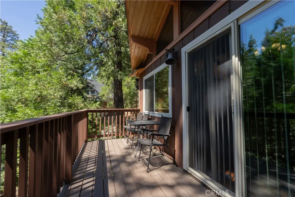 392 Pioneer Lake Arrowhead, CA 92352