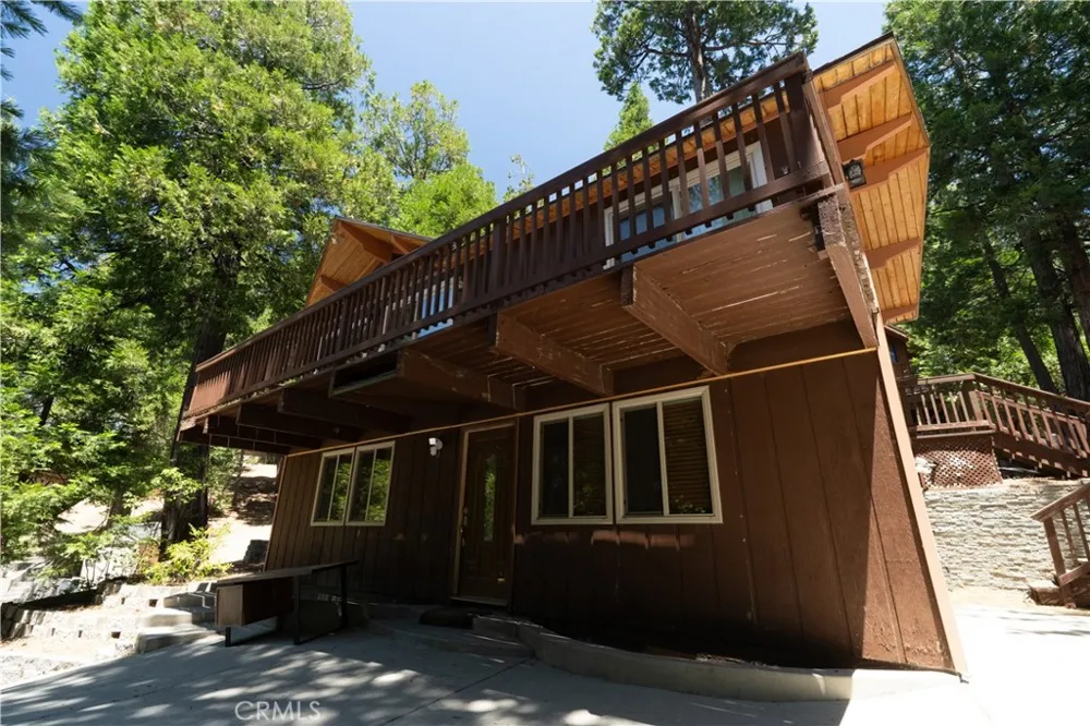 392 Pioneer Lake Arrowhead, CA 92352