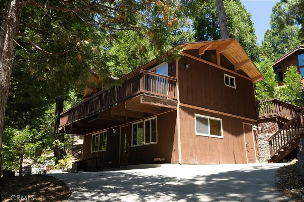 392 Pioneer Lake Arrowhead, CA 92352