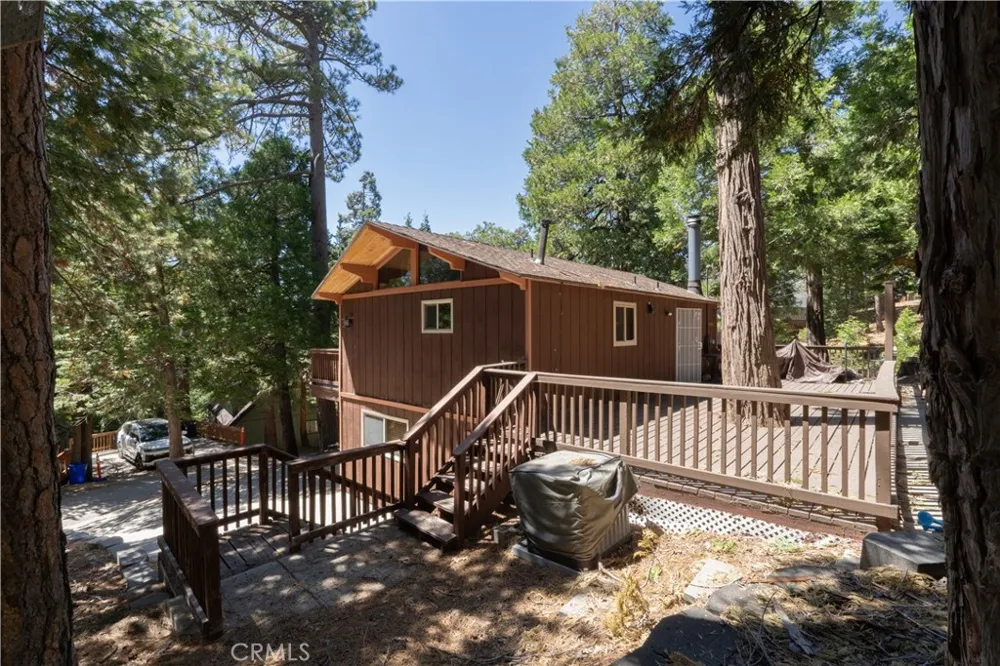 392 Pioneer Lake Arrowhead, CA 92352