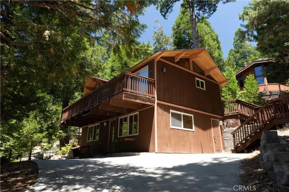 392 Pioneer Lake Arrowhead, CA 92352