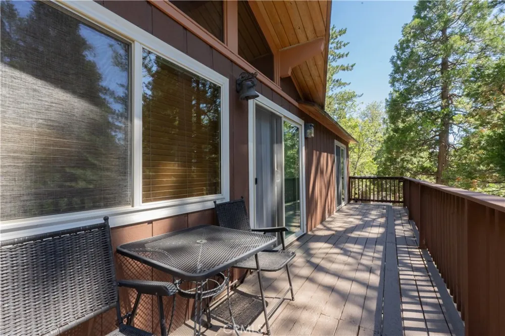 392 Pioneer Lake Arrowhead, CA 92352