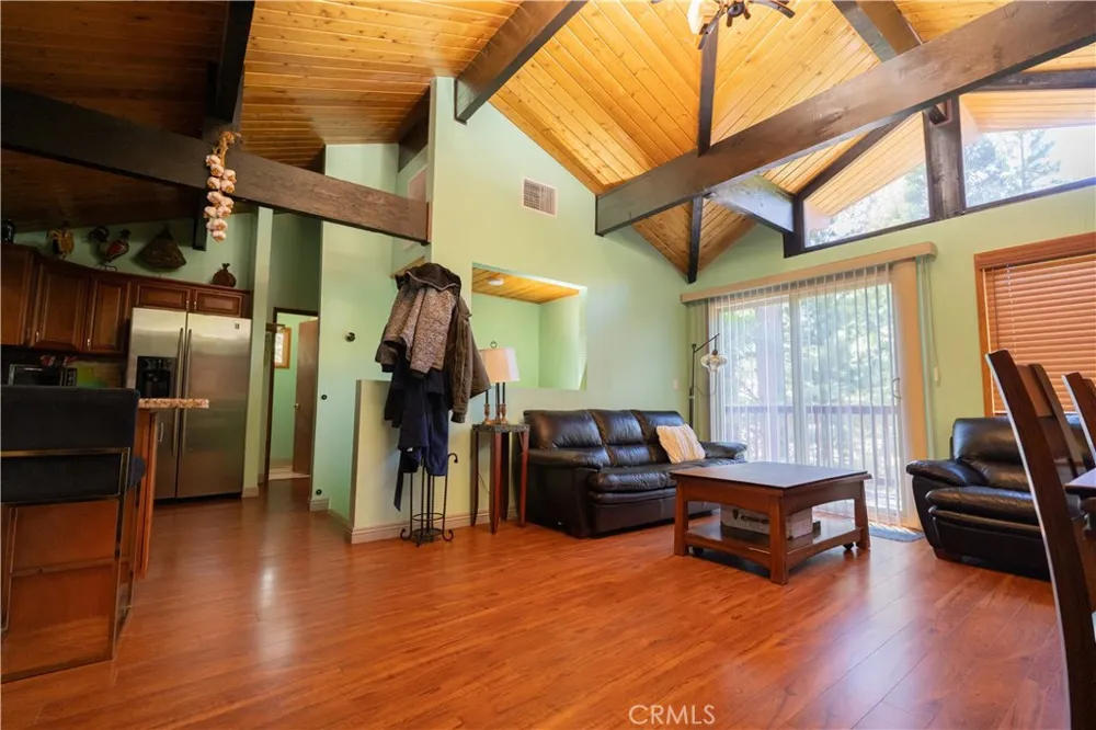 392 Pioneer Lake Arrowhead, CA 92352