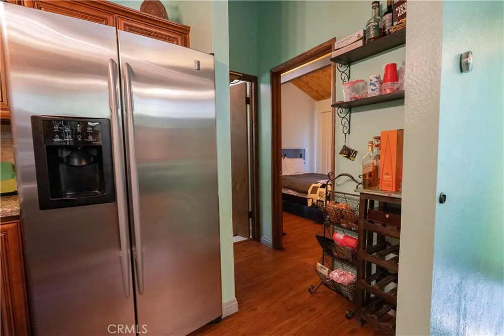 392 Pioneer Lake Arrowhead, CA 92352