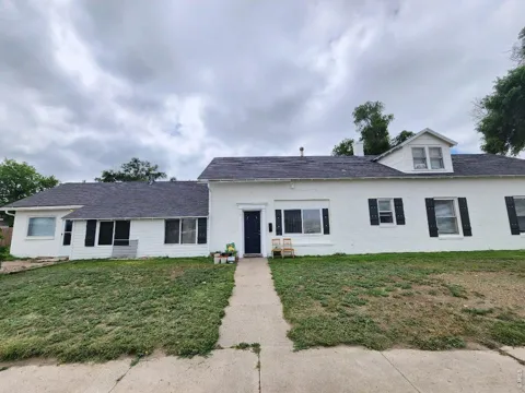 221 Hamilton Street