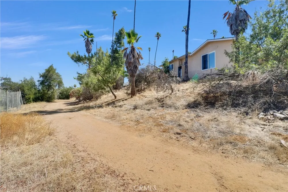 1505 Gratton Street Riverside, CA 92504