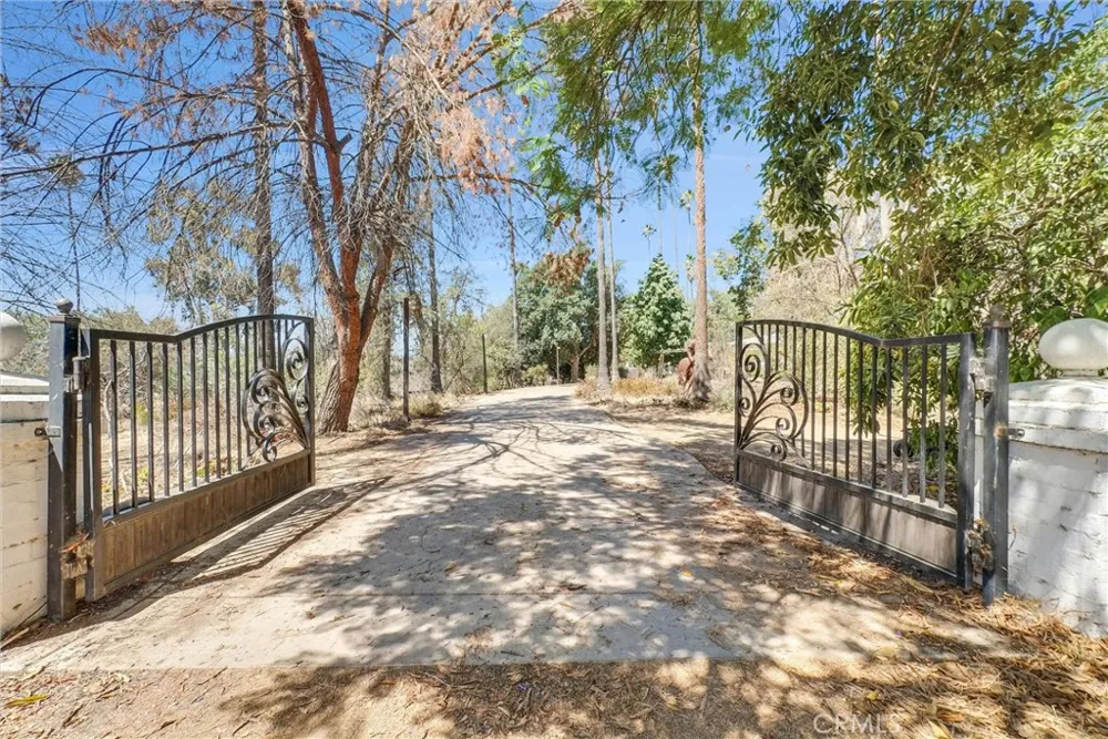 1505 Gratton Street Riverside, CA 92504