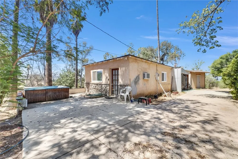 1505 Gratton Street Riverside, CA 92504