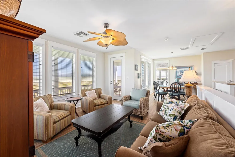 4203 Green Heron Drive Galveston, TX 77554