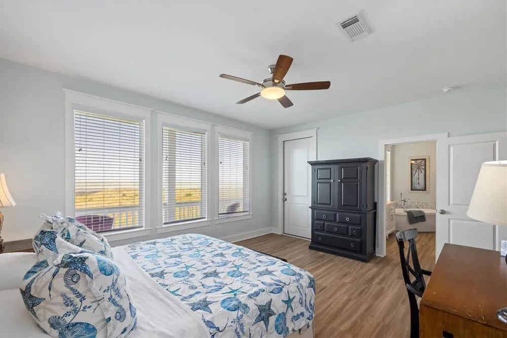 4203 Green Heron Drive Galveston, TX 77554