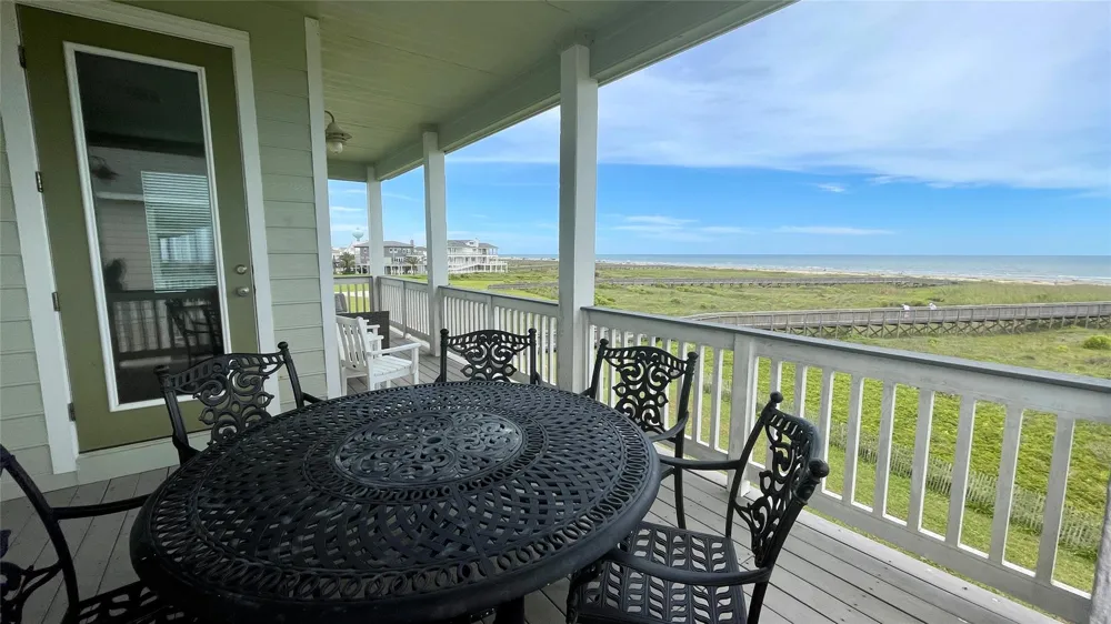 4203 Green Heron Drive Galveston, TX 77554