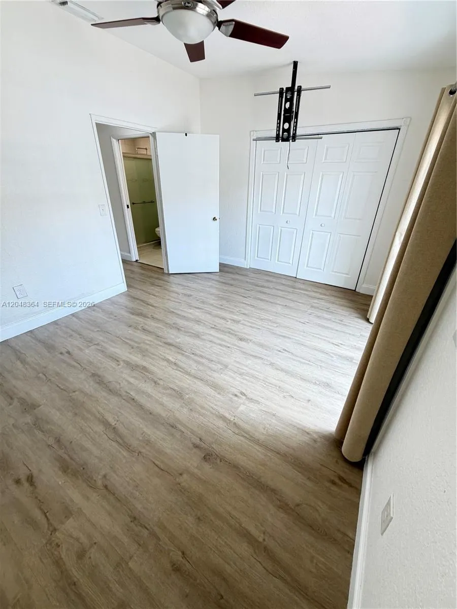 6926 NW 166th Ter #1302 Miami Lakes, FL 33014